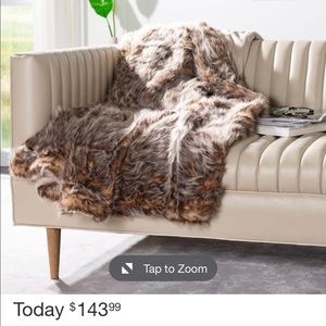 NIB 50” x 60” Safavieh Faux Fur Throw Blanket